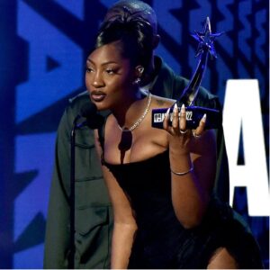 #BETAwards2022: Nigerian Singer, Tems Wins Best International Act